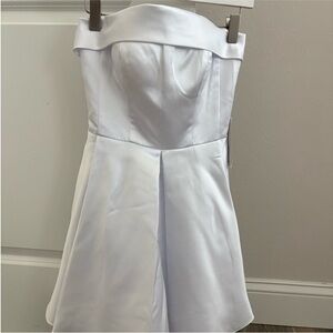 Elegant White Strapless Dress